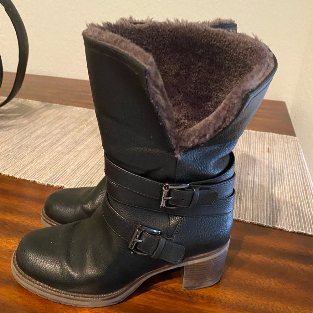 Girls’ black mid calf boots